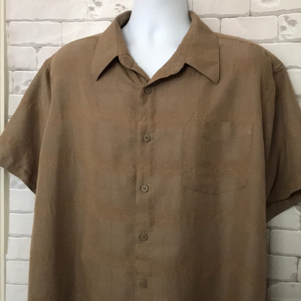 Men’s Milano Bay button down shirt.